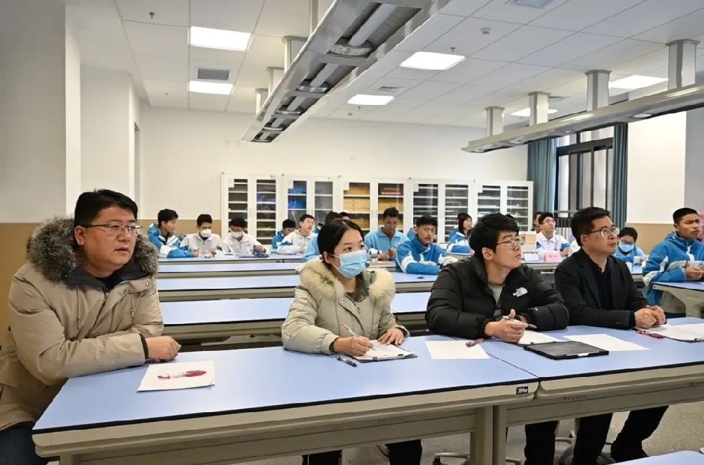 感悟实验过程，启发创新思维——高新一中高中部高一物理组举办趣味实验竞赛